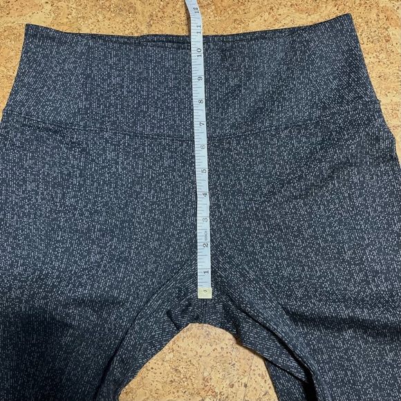 Athleta Delancey Textured Tight Legging in Black/Nightfall Sz M - Picture 16 of 16